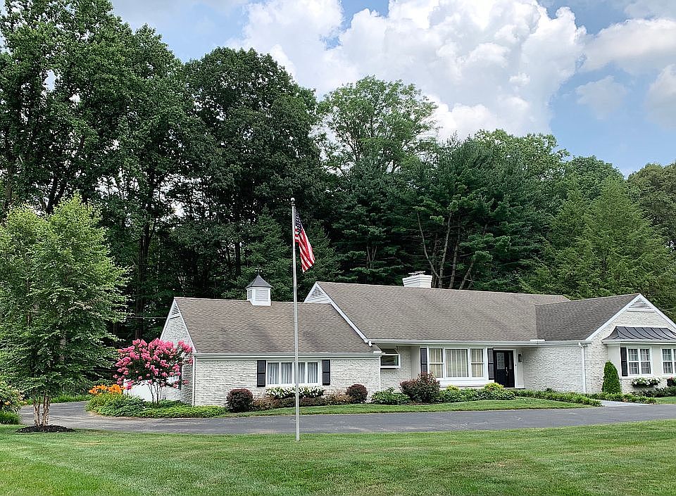 2nd image of 4005 Heather Dr