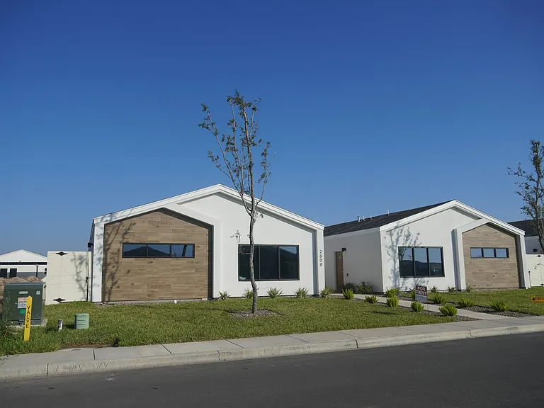 2608 Mockingbird Rd #1 — Photo 3