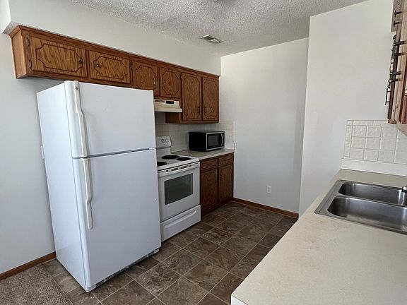 3rd image of 804 Foster Ln APT B