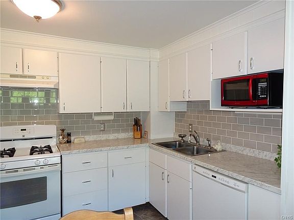 4th image of 116 Stanley Dr