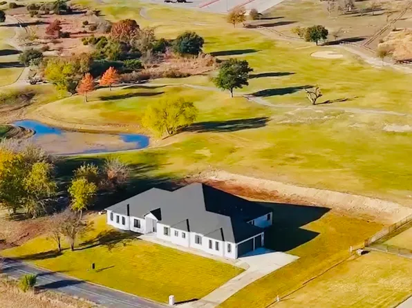 170 Top Flight Dr, Weatherford, TX 76087