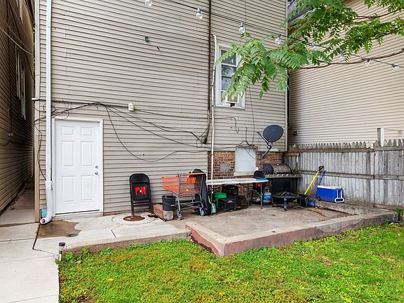 4th image of 1709 N Karlov Ave