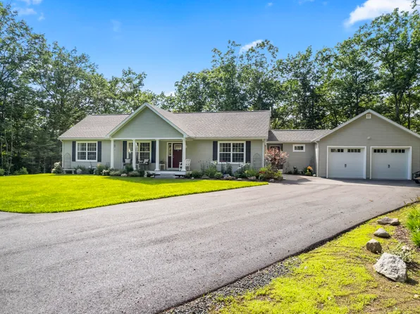 2 Yaeger Lane, Gray, ME 04039
