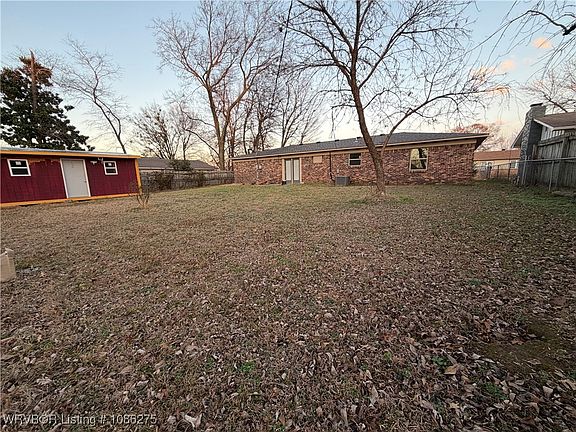 5th image of 904 Short St