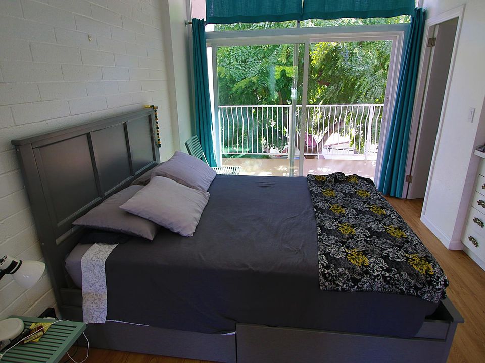 2nd image of 1020 Green St APT 306