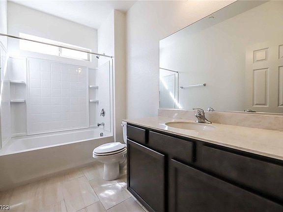 5th image of 374 Clown Creek St