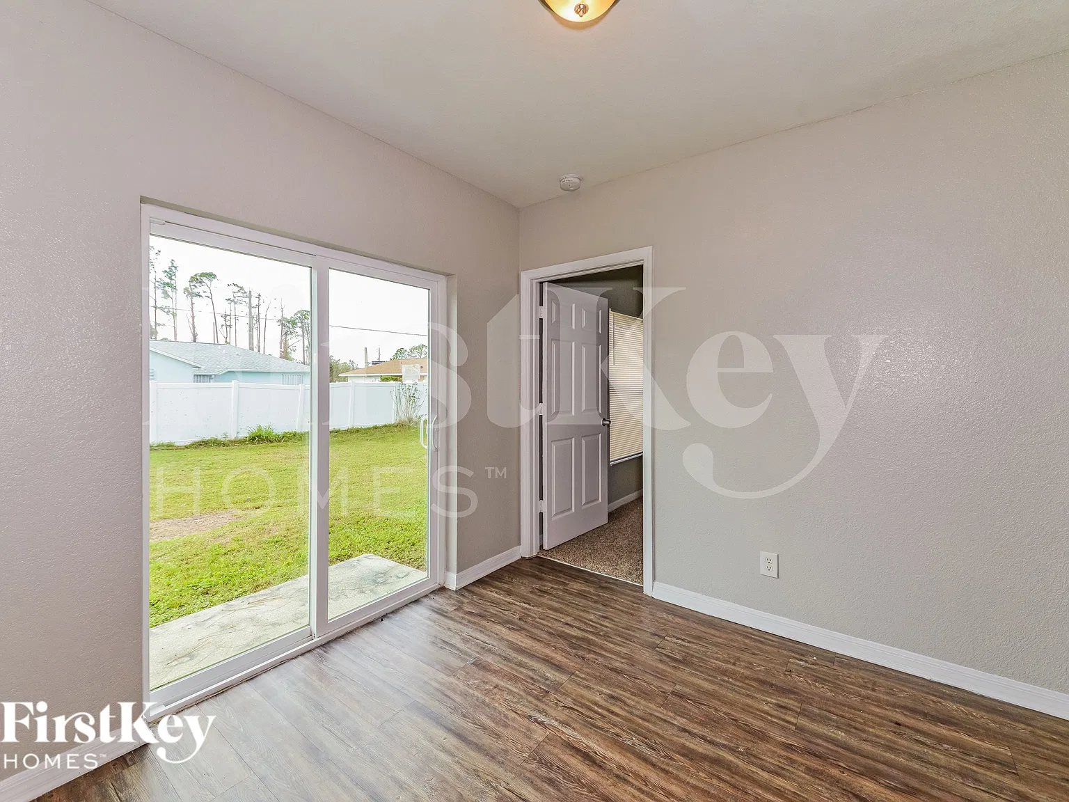 4 bed, 2.0 bath, 1400 sqft, $1,885 — Photo 4