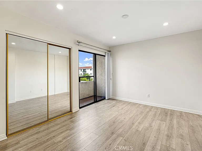 1132 Elm Ave #211 — Photo 9