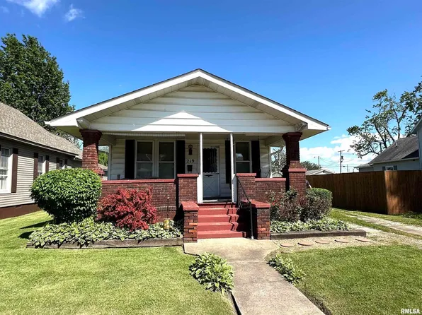 219 N Cherry St, Centralia, IL 62801