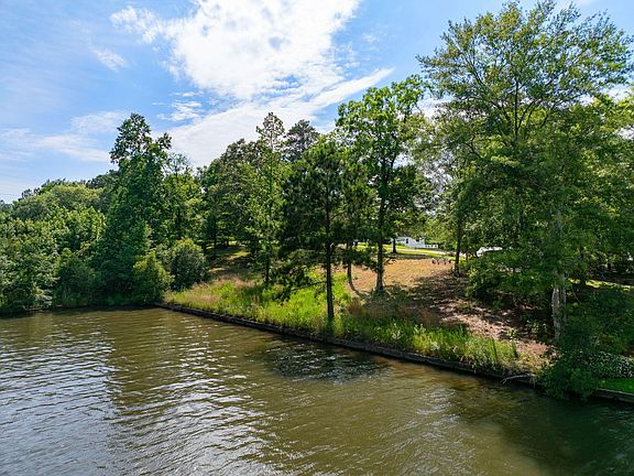 4th image of 5 Gum Reed Point