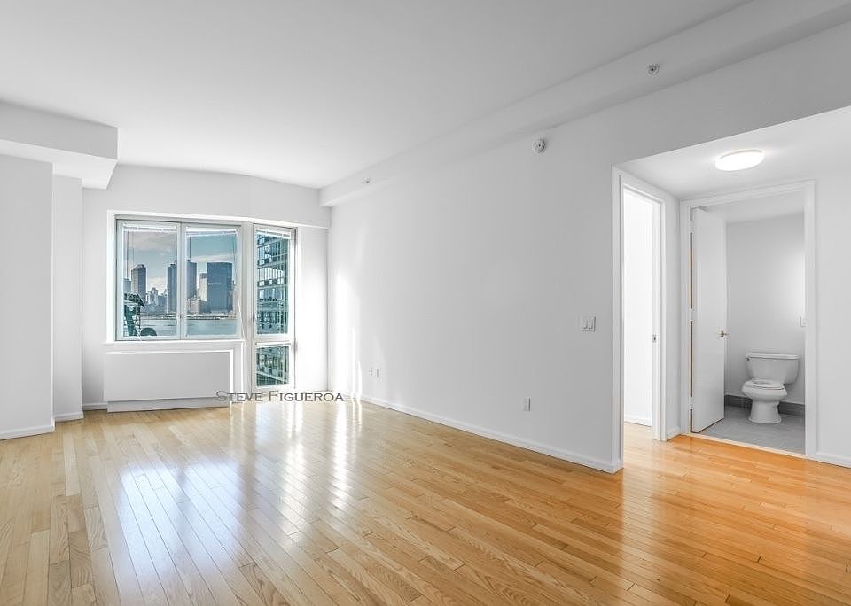 1st image of 4545 Center Blvd APT 520