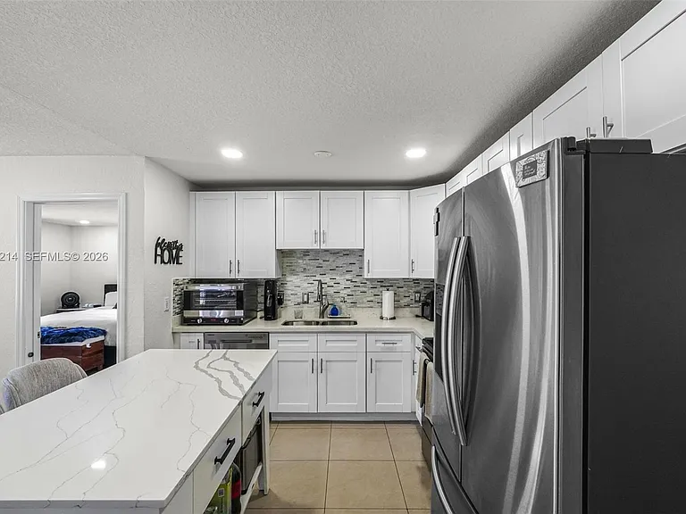 3701 NW 114th Ave — Photo 8
