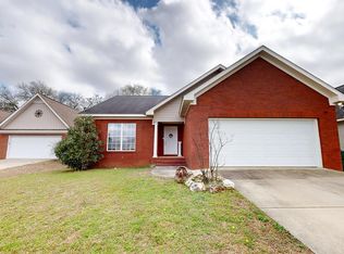 406 Powder Horn Dr, Midland City, AL 36350