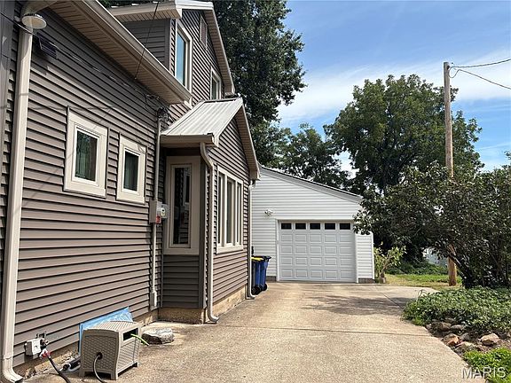 4th image of 310 Hooker St