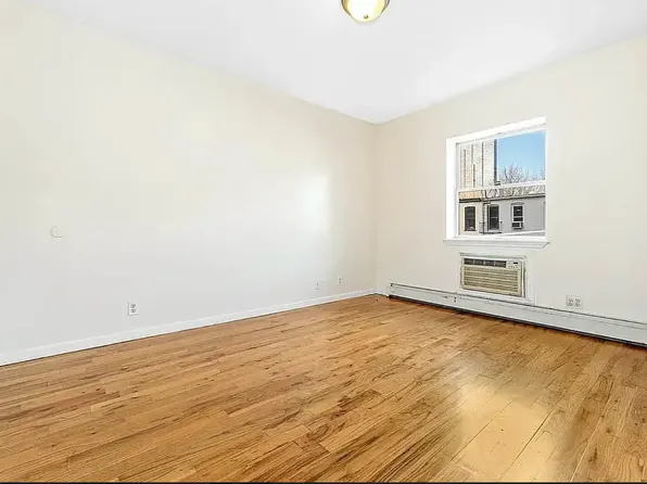 567 Warren Street 505 image 6 of 7