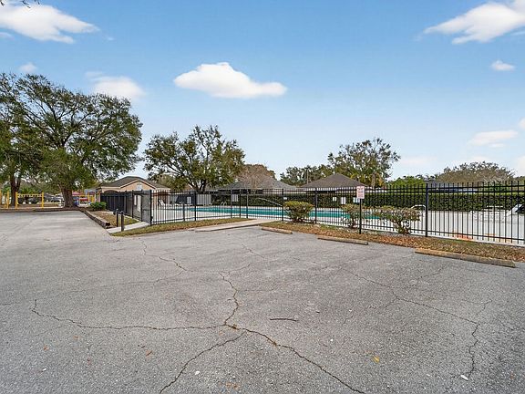 4th image of 523 Napa Valley Cir