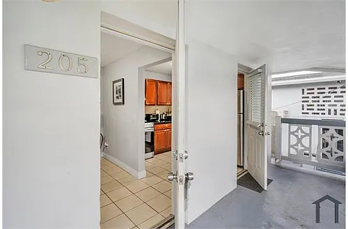 626 SW 14th Ave #205 Photo 1