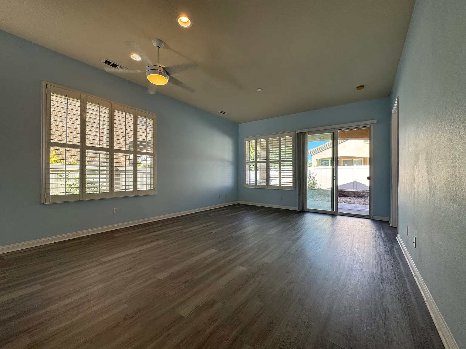 2 bed, 1205 sqft, $2,300 — Photo 3