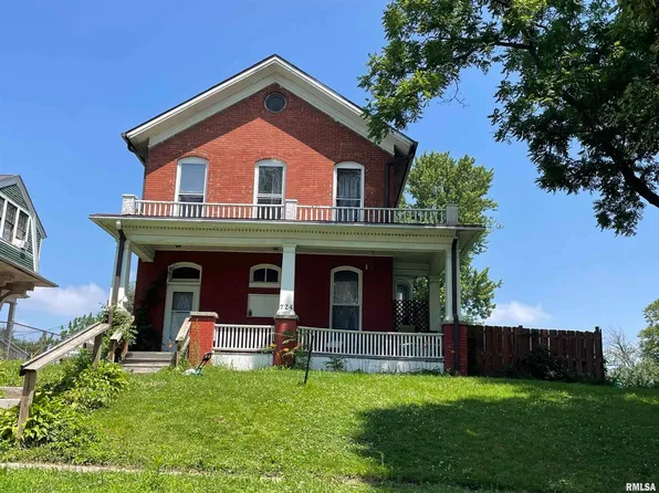 724 W 8th St, Davenport, IA 52802