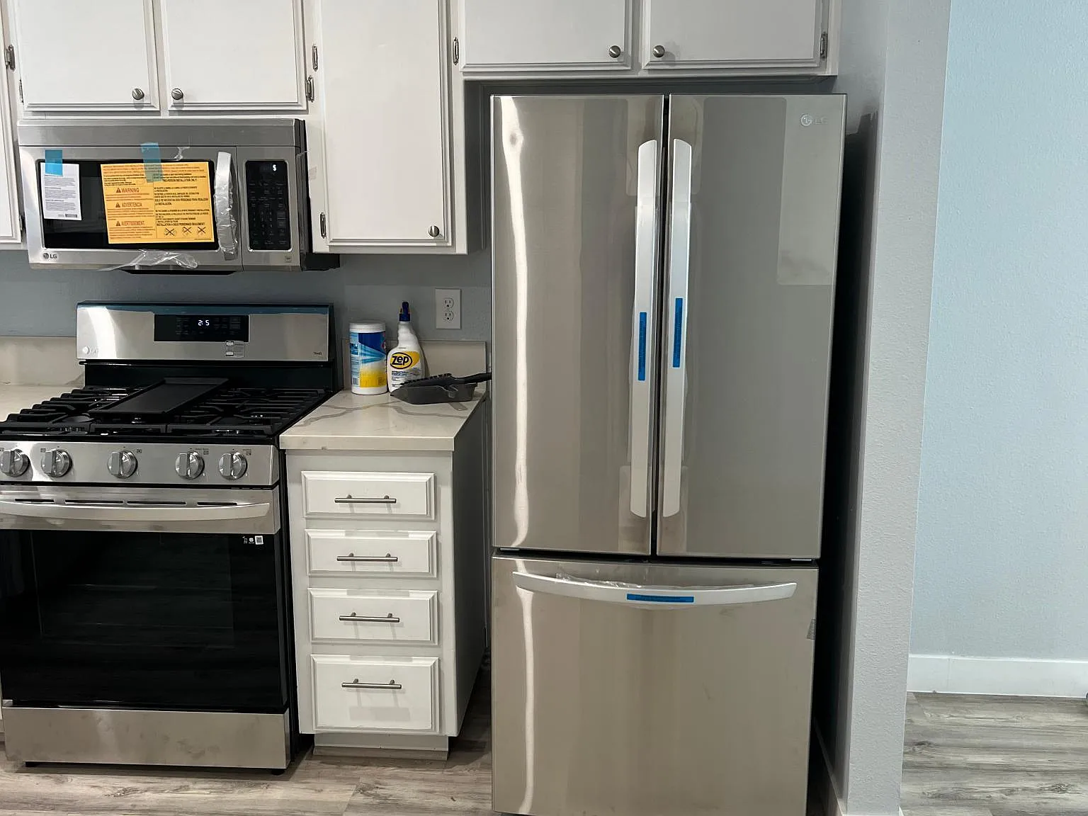 2 bed, 1.5 bath, 880 sqft, $1,600 — Photo 2