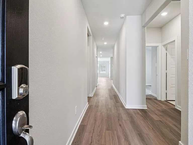1522 Copeland Dr — Photo 2