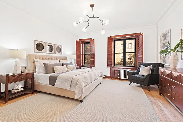 Sold by Compass | media 10