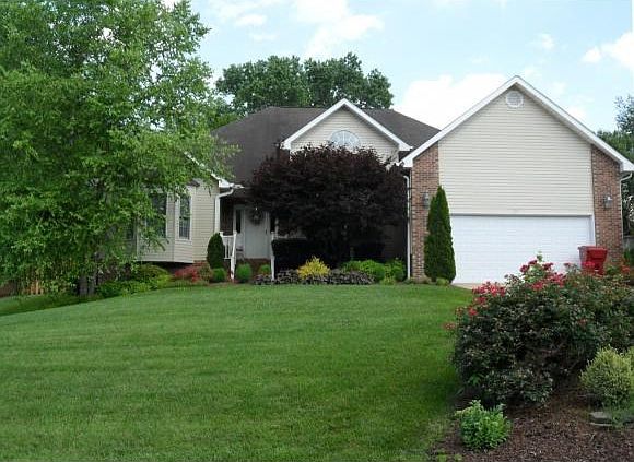 1st image of 304 Glen Oaks Dr
