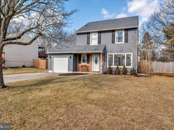 11 Staffordshire Rd, Cherry Hill, NJ 08003