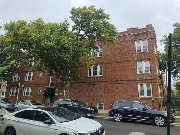 2nd image of 3142 W Cullom Ave APT 2W
