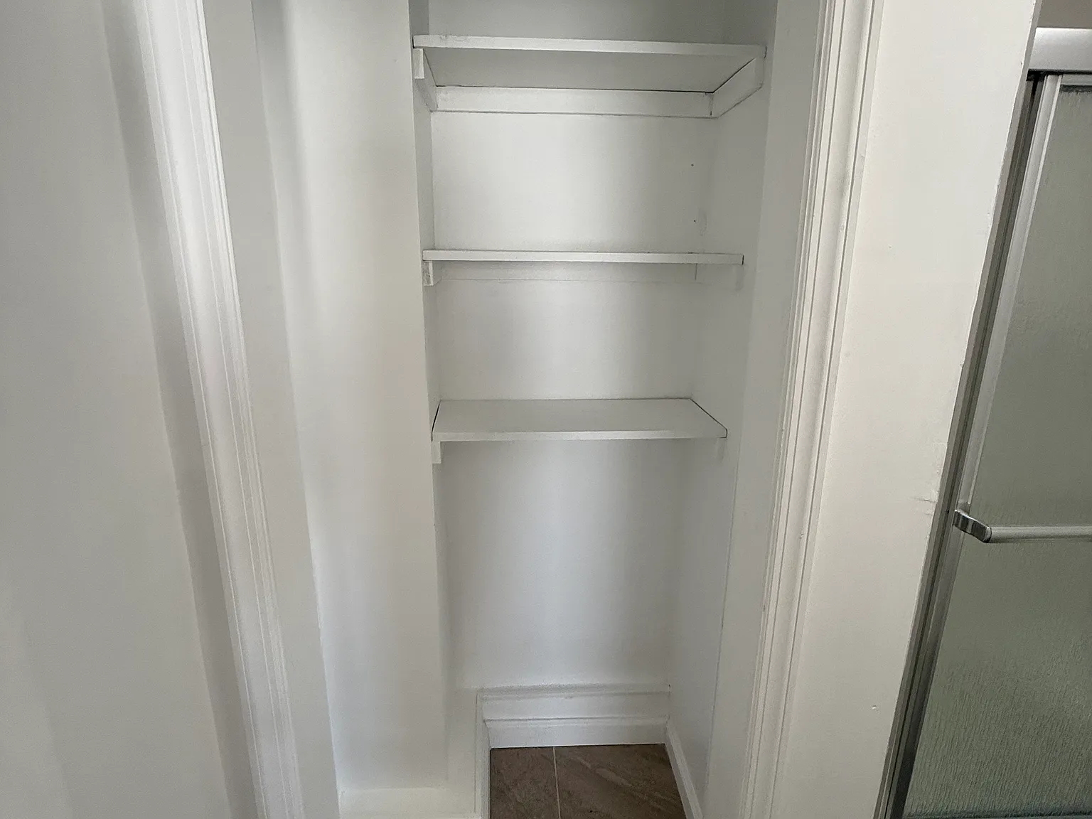 3 bed, 1100 sqft, $2,925 — Photo 4