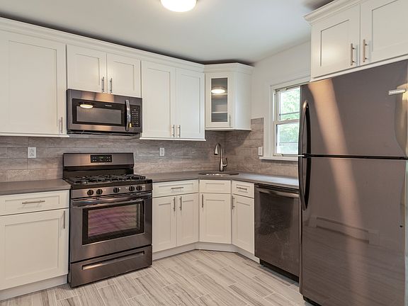 4th image of 7 Columbine Ave