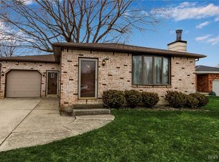 50 Fawn Ct, Buffalo, NY 14227