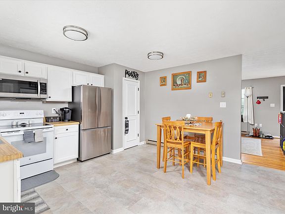 4th image of 206 Carroll Dr