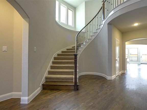 4th image of 16024 Plum Ct