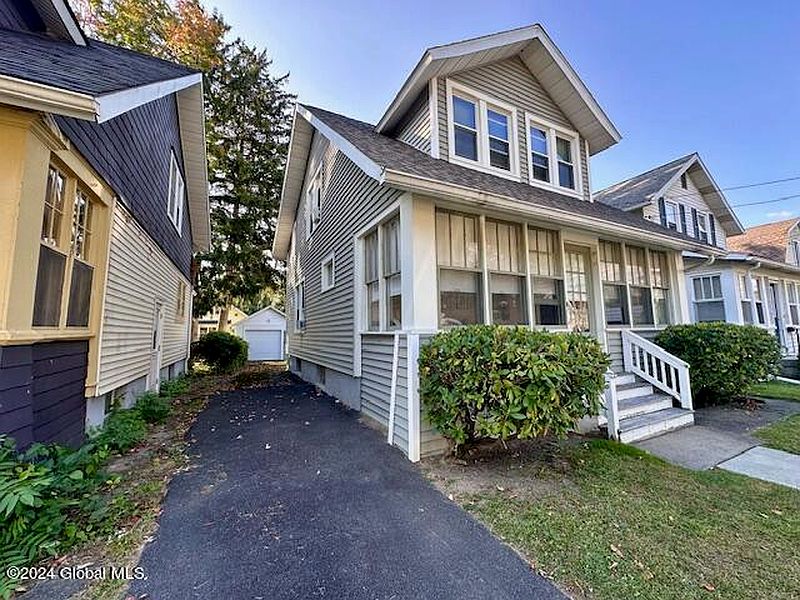 3rd image of 1927 9th Street