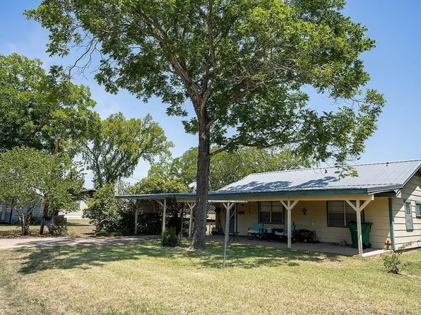 905 College Street, Bastrop, TX 78602