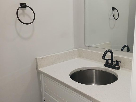 4th image of 435 Lakewood Dr SW #435