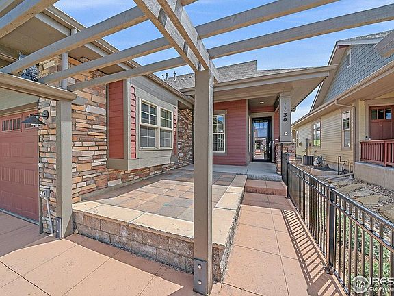 3rd image of 1130 Summit View Dr