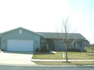 112 W Calgary Dr, Hastings, MI