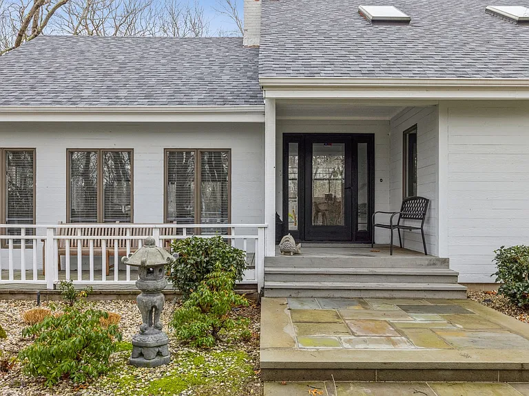 34 Rolling Hill Ct W — Photo 2