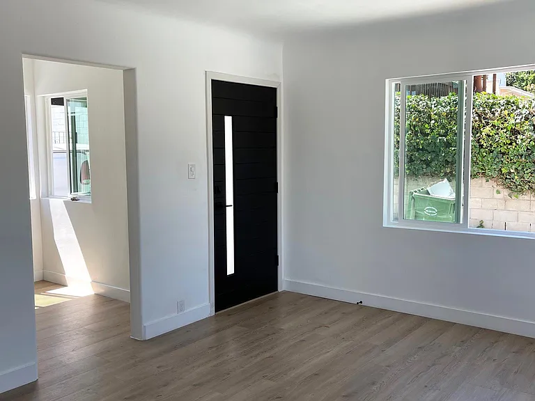 955 N Hicks Ave — Photo 7