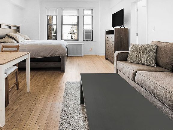 2nd image of 121 W 72nd St APT 16D