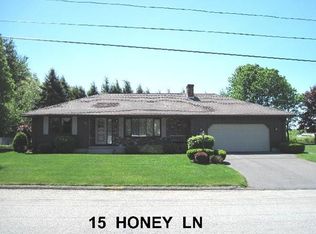 15 Honey Ln, Chicopee, MA 01020