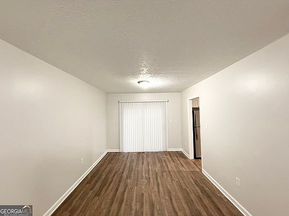 5th image of 6525 Woodford Rd