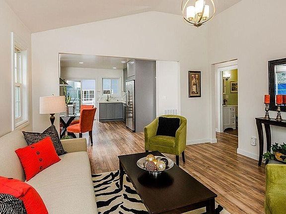 4th image of 527 Madison Ave