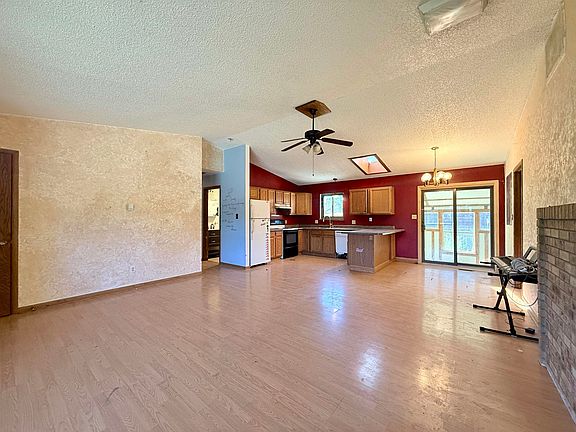 4th image of 648 Hudson Bay Ct