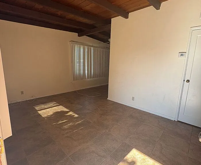 3414 E Lee St — Photo 2