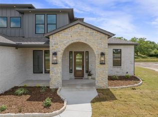 8005 Hencken Ranch Rd, Fort Worth, TX 76126