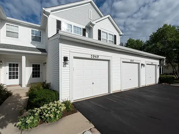 2949 Falling Waters Dr, Lindenhurst, IL 60046