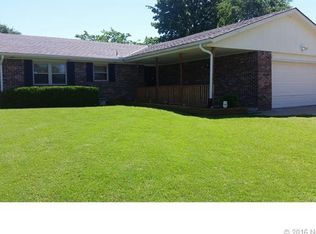 306 S Fenway Pl, Bartlesville, OK 74006